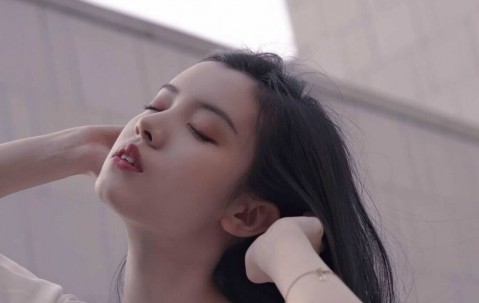 怀孕初期有一点点出血但肚子不疼怎么回事